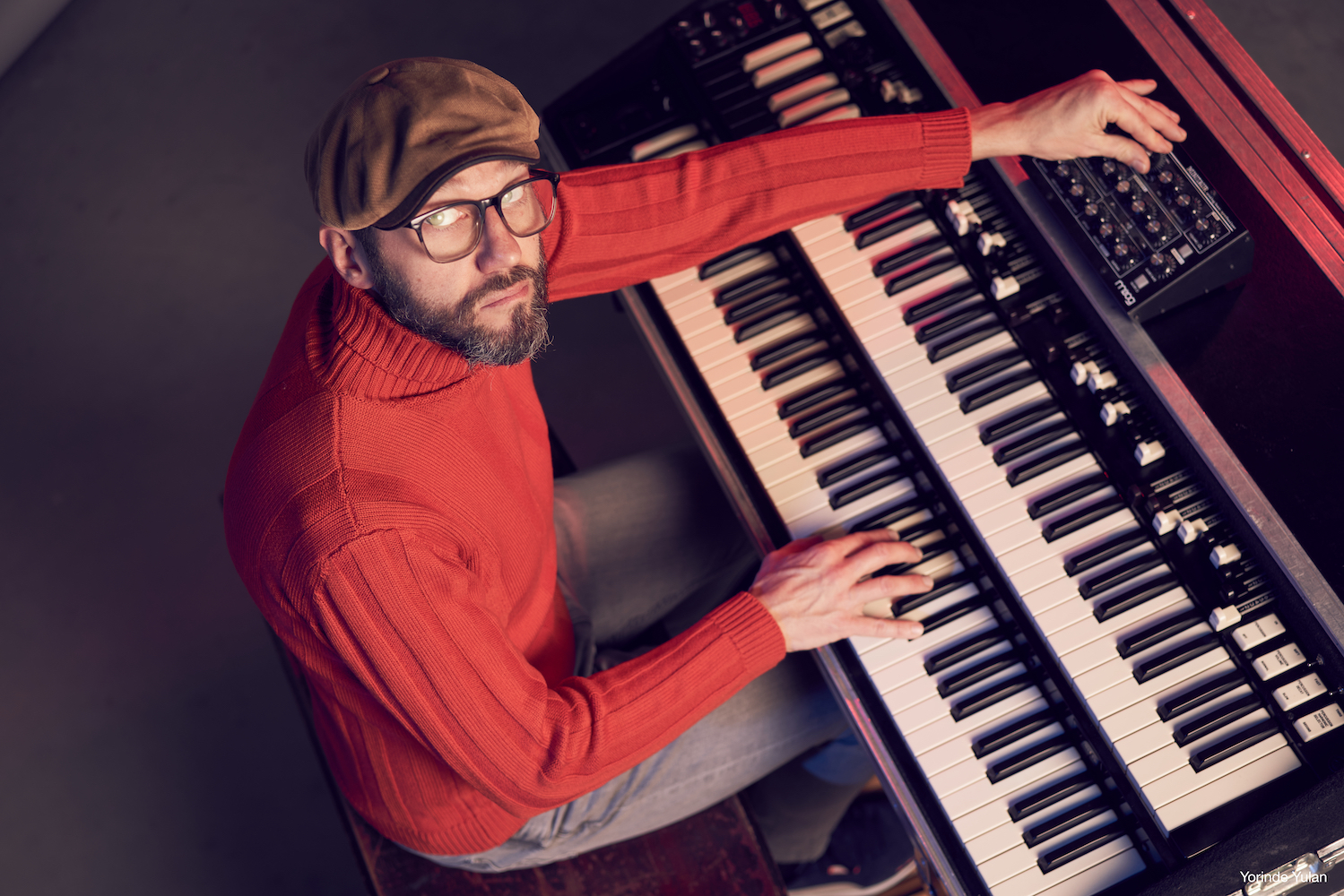 Elvis Sergo - hammond, piano, keyboard